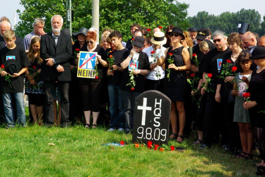 2009-Begräbnis-für-die-Hafenquerspange-in-Moorburg